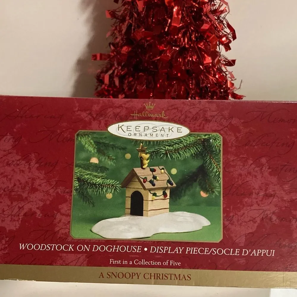 A Snoopy Christmas Peanuts Hallmark Keepsake Ornament Doghouse Dated 2000 NIB